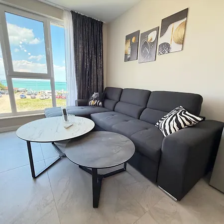 Sea Front 6