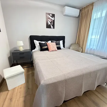 Sea Front 6 *